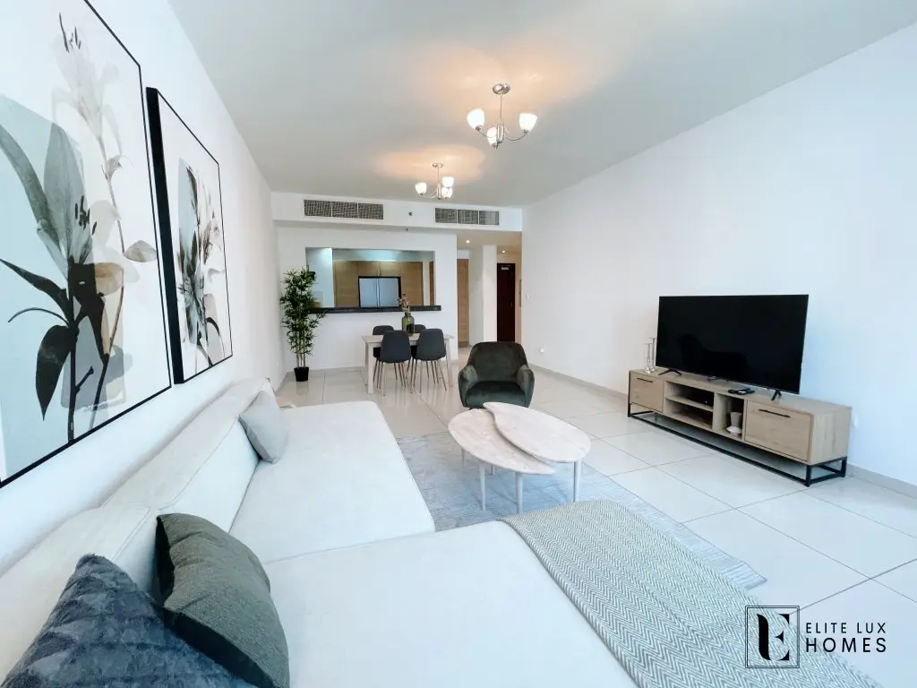 Дубай: Elite LUX Holiday Homes - Beautiful Escape 2BR | Direct Metro Access in Al Furjan Dubai