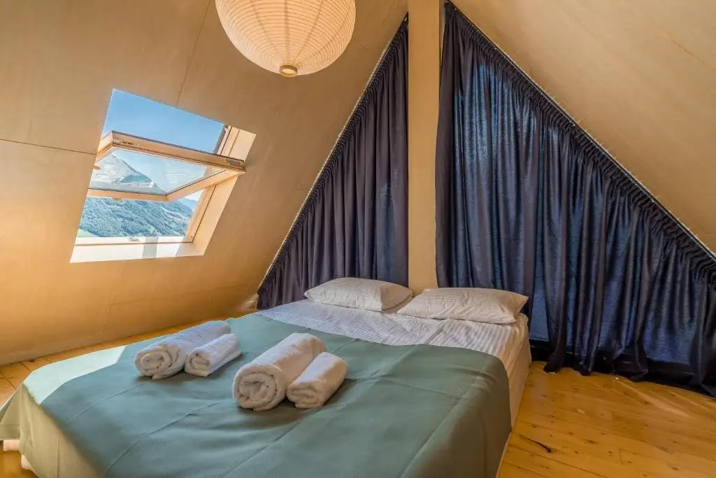 Степанцминда: Kazbegi Targmani Cottages