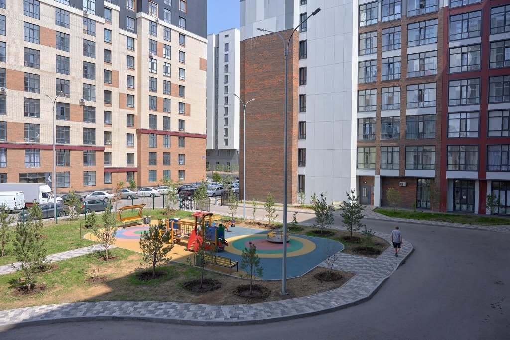 RentHouse (РентХаус) на проспекте Турана — фото 1