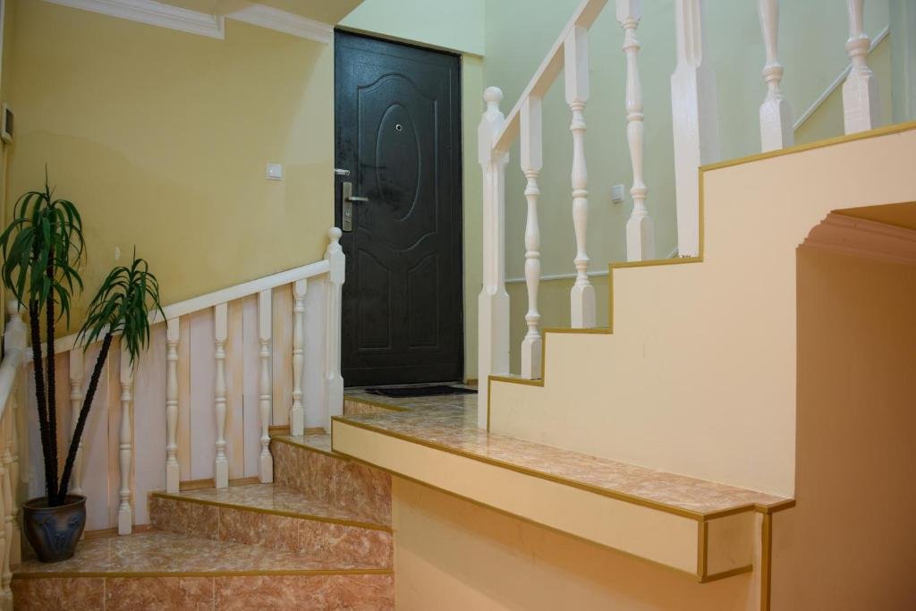 Тбилиси: Old Tiflisi apartment in heart of the city.