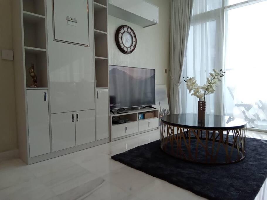 Дубай: New Studio Apartment in Bayz Tower, Business Bay