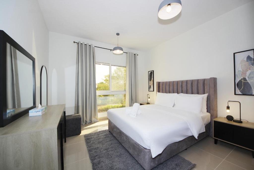 Рас-эль-Хайма: RH- 3BR Flamingo Villa with maid room in RAK, near pool