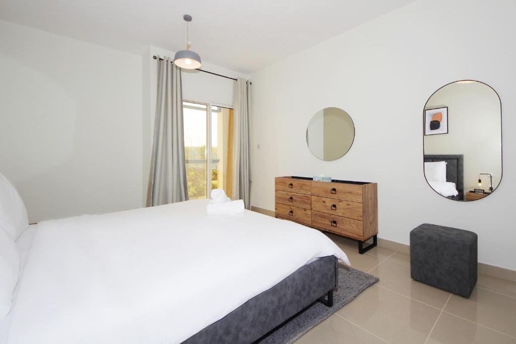 Рас-эль-Хайма: RH- 3BR Flamingo Villa with maid room in RAK, near pool