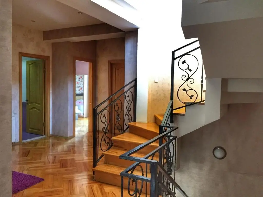 Тбилиси: Mr Happy’s Villa