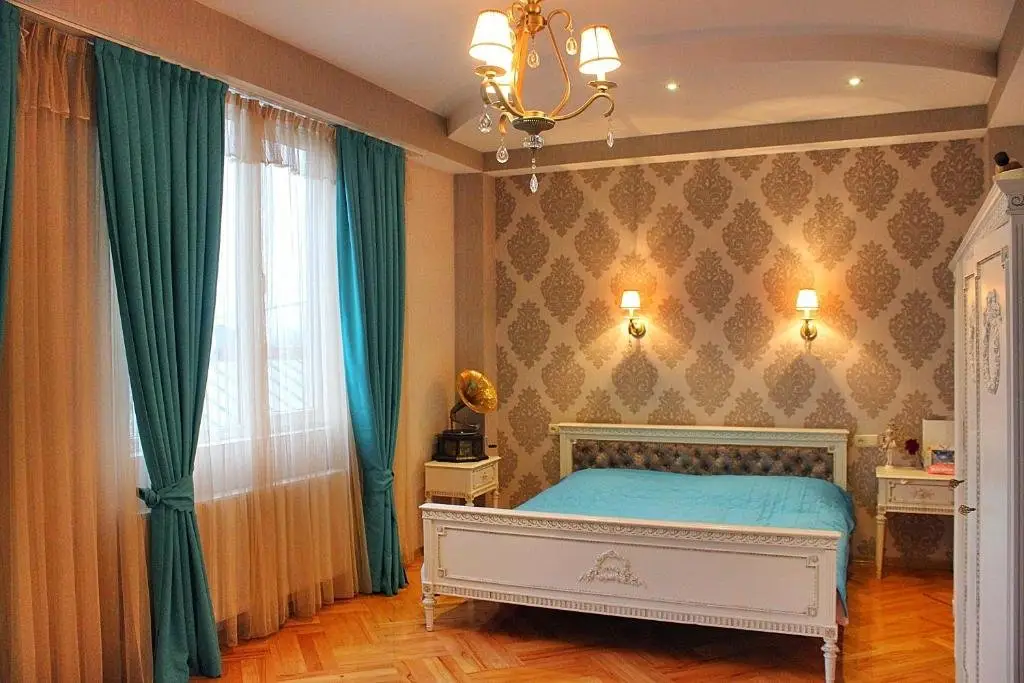 Тбилиси: Mr Happy’s Villa