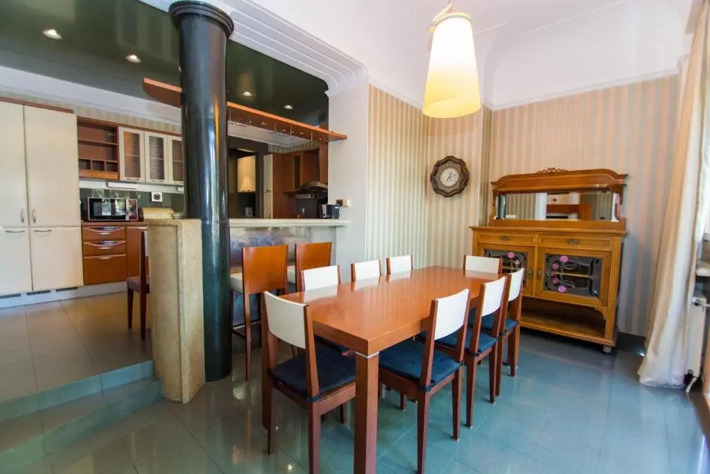 Тбилиси: Luxury apartment in the city center on the left riverside