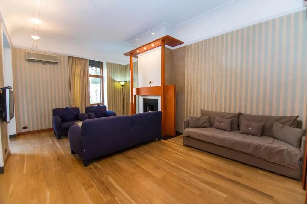 Тбилиси: Luxury apartment in the city center on the left riverside