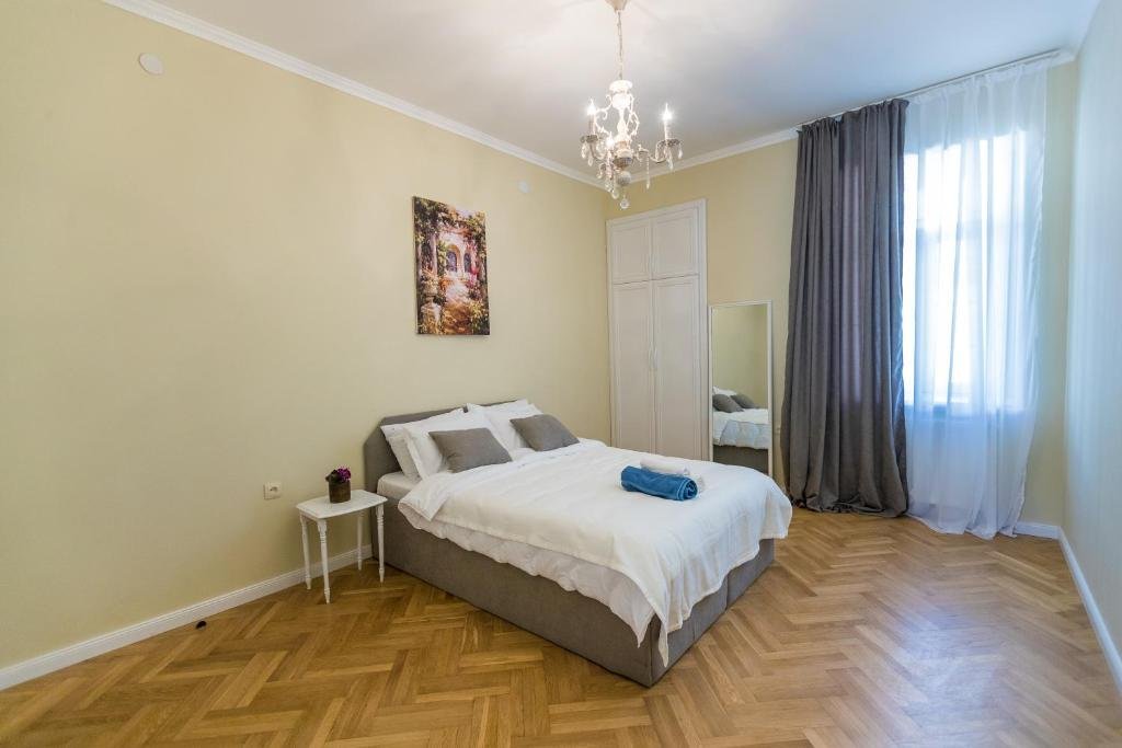 Тбилиси: our cozy home