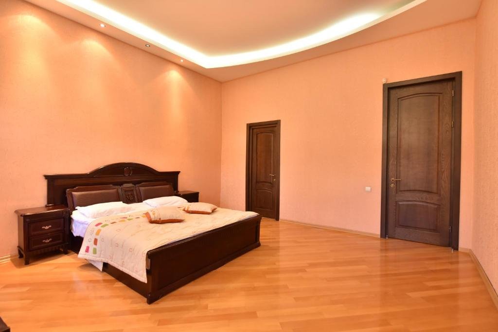 Perfect Apartment in the Center of Tbilisi — фото 1