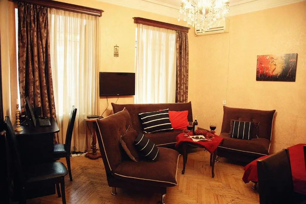Тбилиси: Nona's house near Dry Bridge