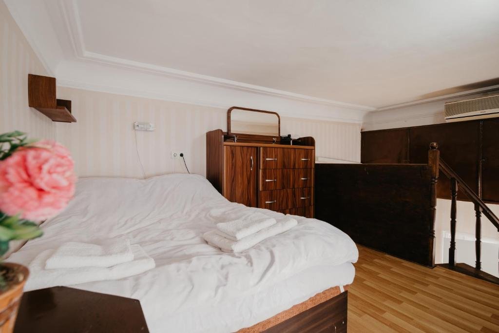 Тбилиси: Milov's Apartment in Old Tbilisi