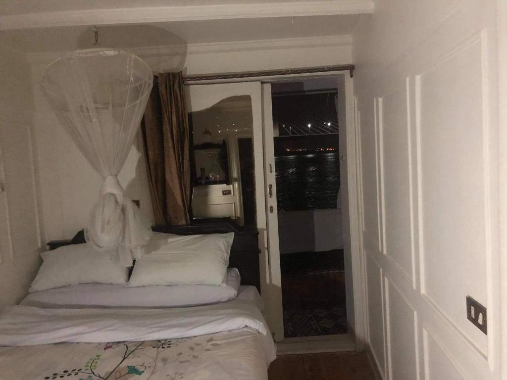 Луксор: Luxor Alibaba Dahabiya Nile Cruise