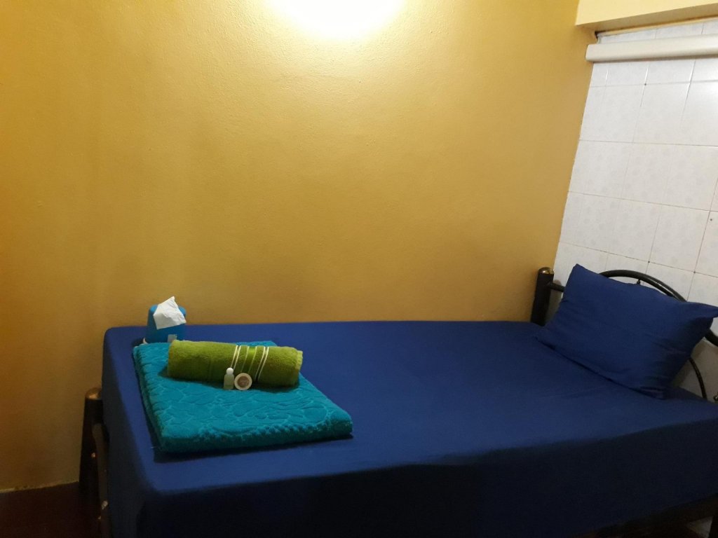 Бангкок: A2Z Guesthouse & Bar