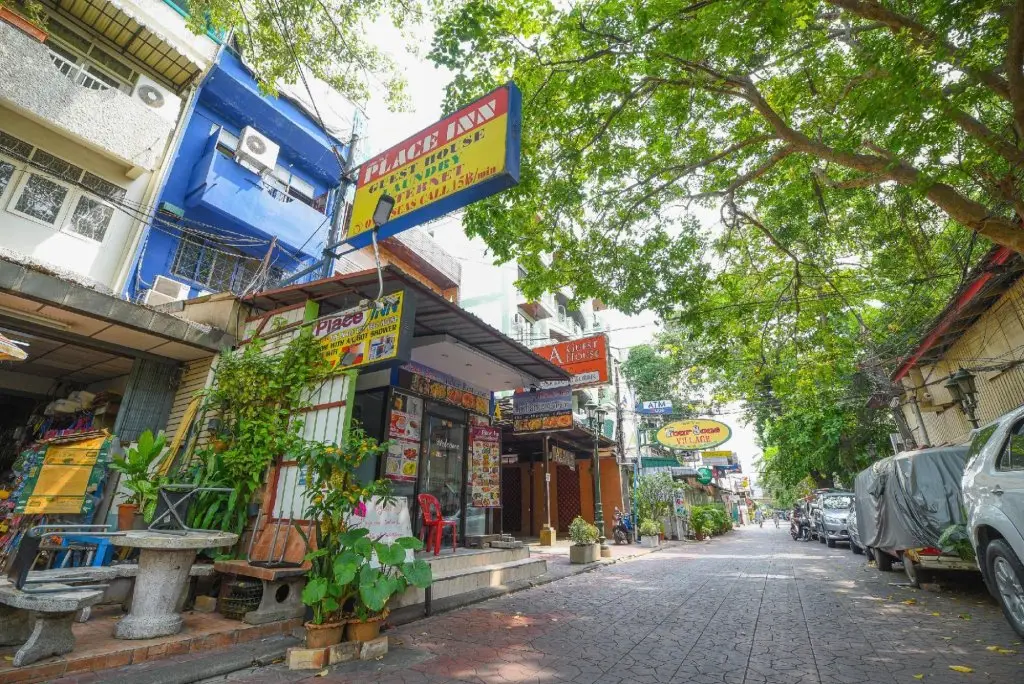 Бангкок: A2Z Guesthouse & Bar