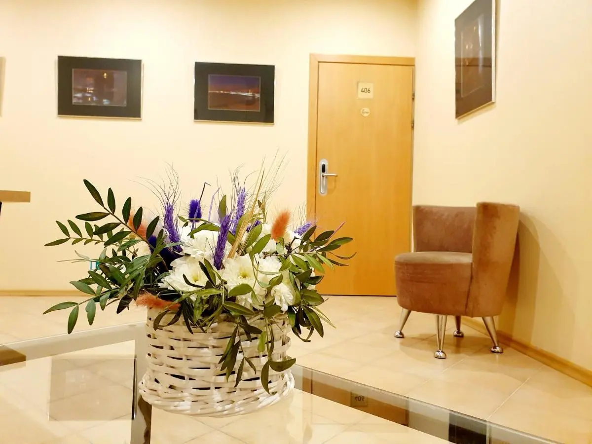Sukhaparina: History Guest House