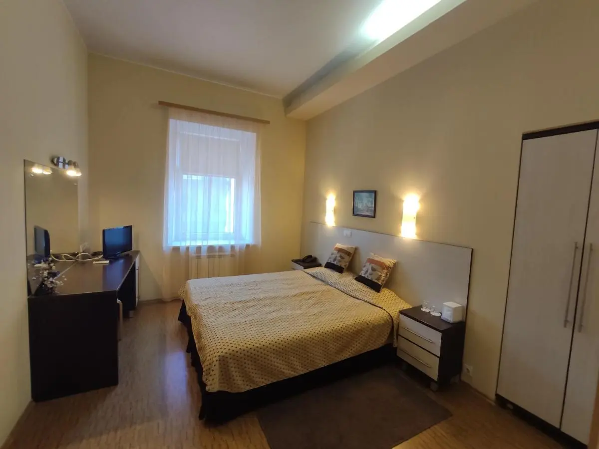 Sukhaparina: History Guest House