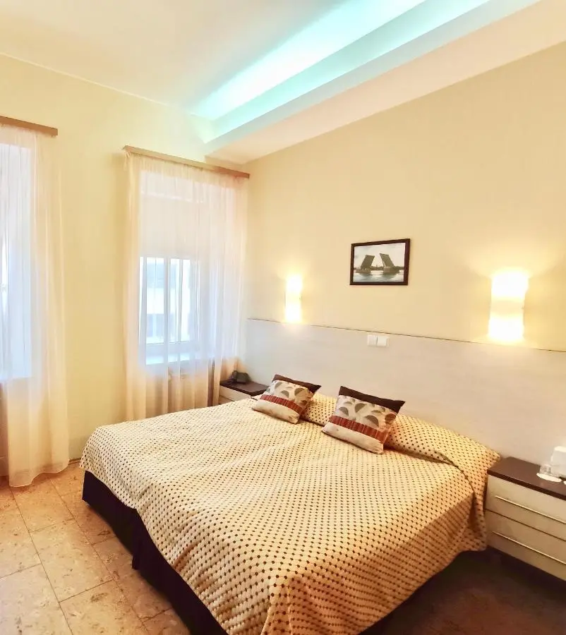 Sukhaparina: History Guest House