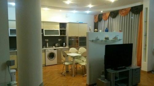 Баку: Central Baku Apartment