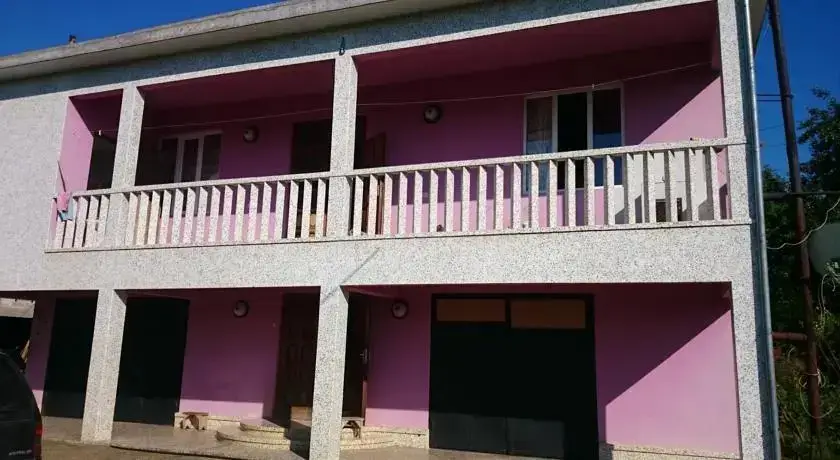 Батуми: Guest house Charnali