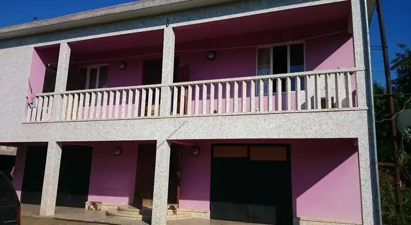 Батуми: Guest house Charnali