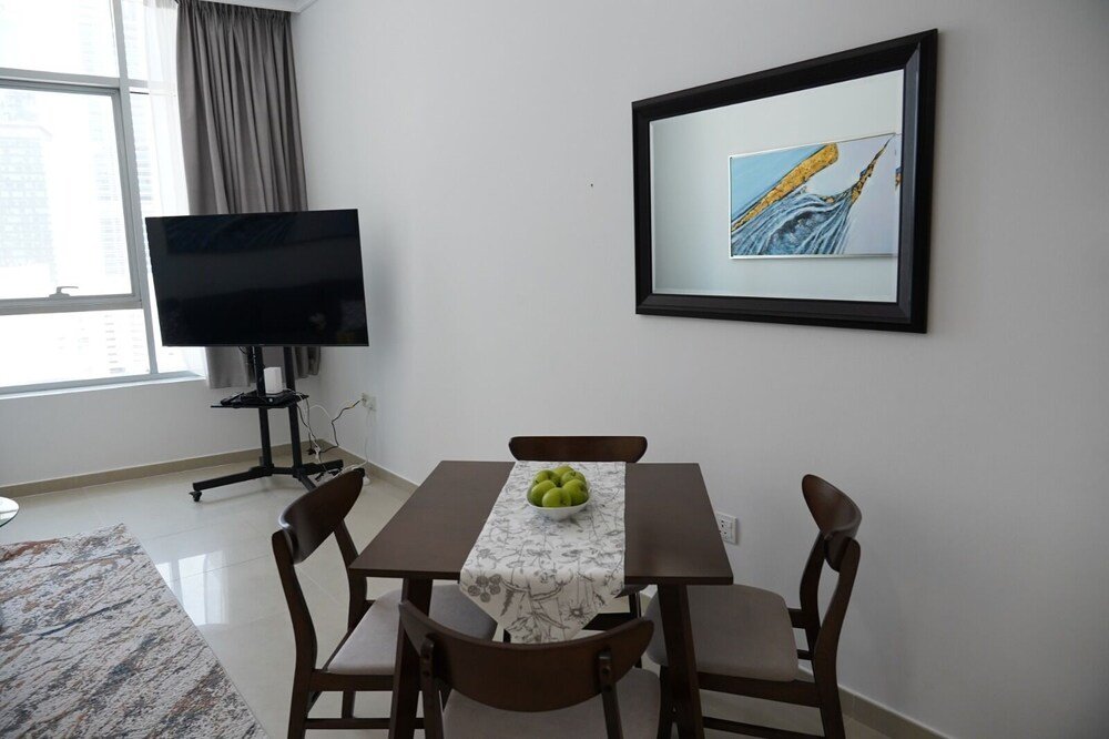 SuperHost- Newly Furnished I Exquisite Two Bed I Business Bay — фото 1