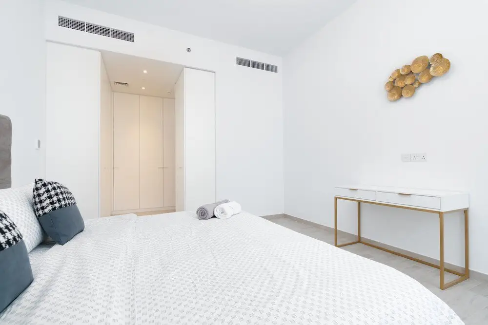 Дубай: SuperHost - Tranquil Cozy Apartment in the Heart of JVC