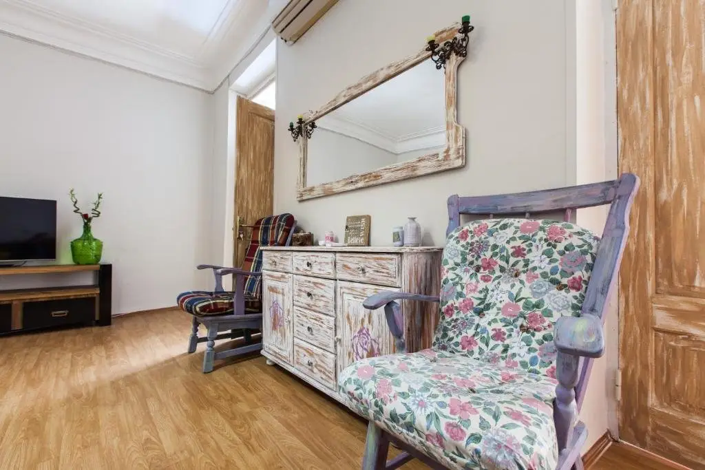 Тбилиси: Sweet Home at Rustaveli Avenue