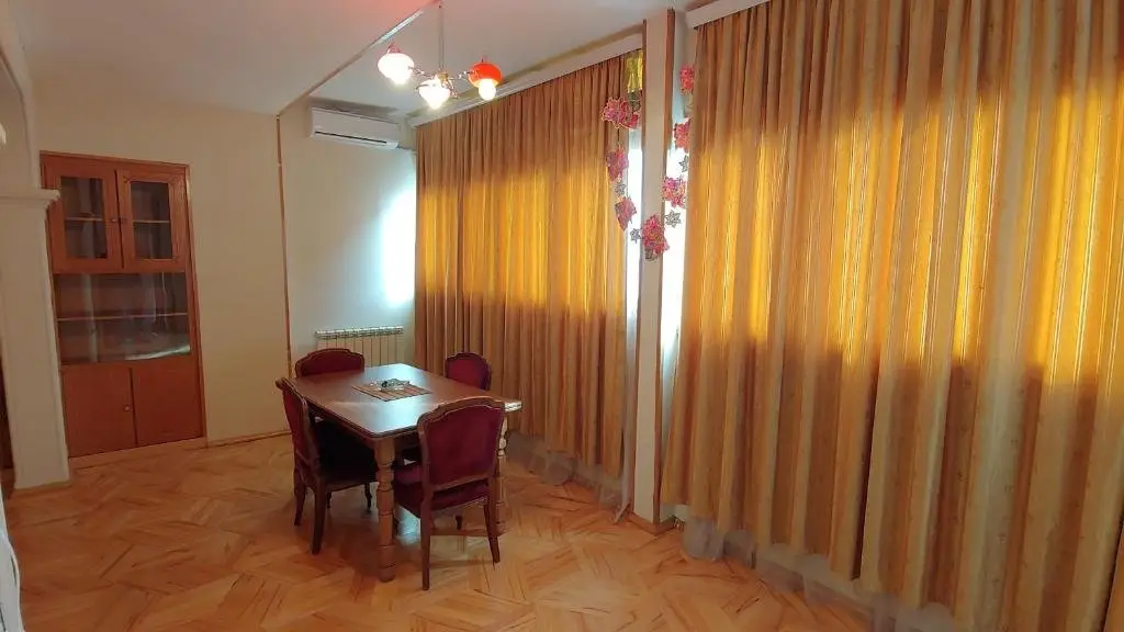 Тбилиси: Saakadze Square Apartment