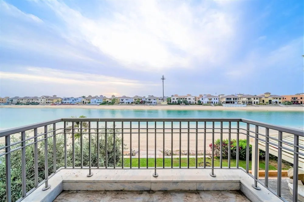 Дубай: Ultimate Luxury sea front villa with private pool Palm Jumeirah