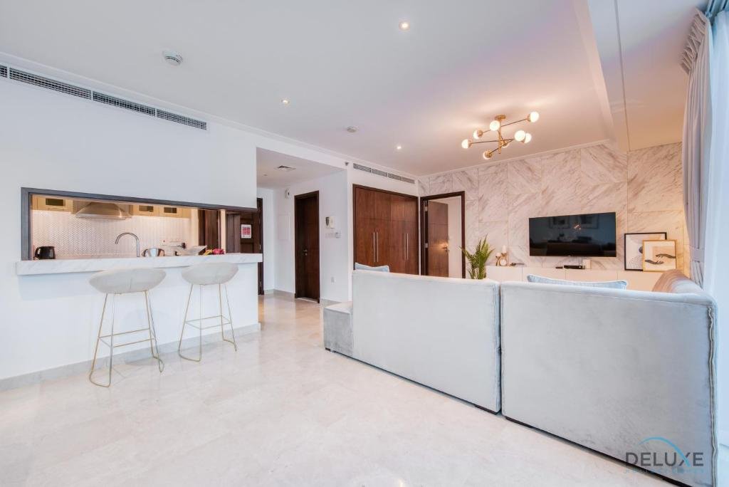 Дубай: Stunning 1BR in Marina Promenade Dubai Marina by Deluxe Holiday Homes