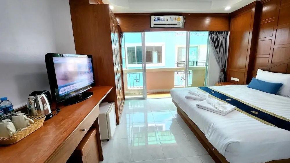 Кату: Beach Blue Sky House