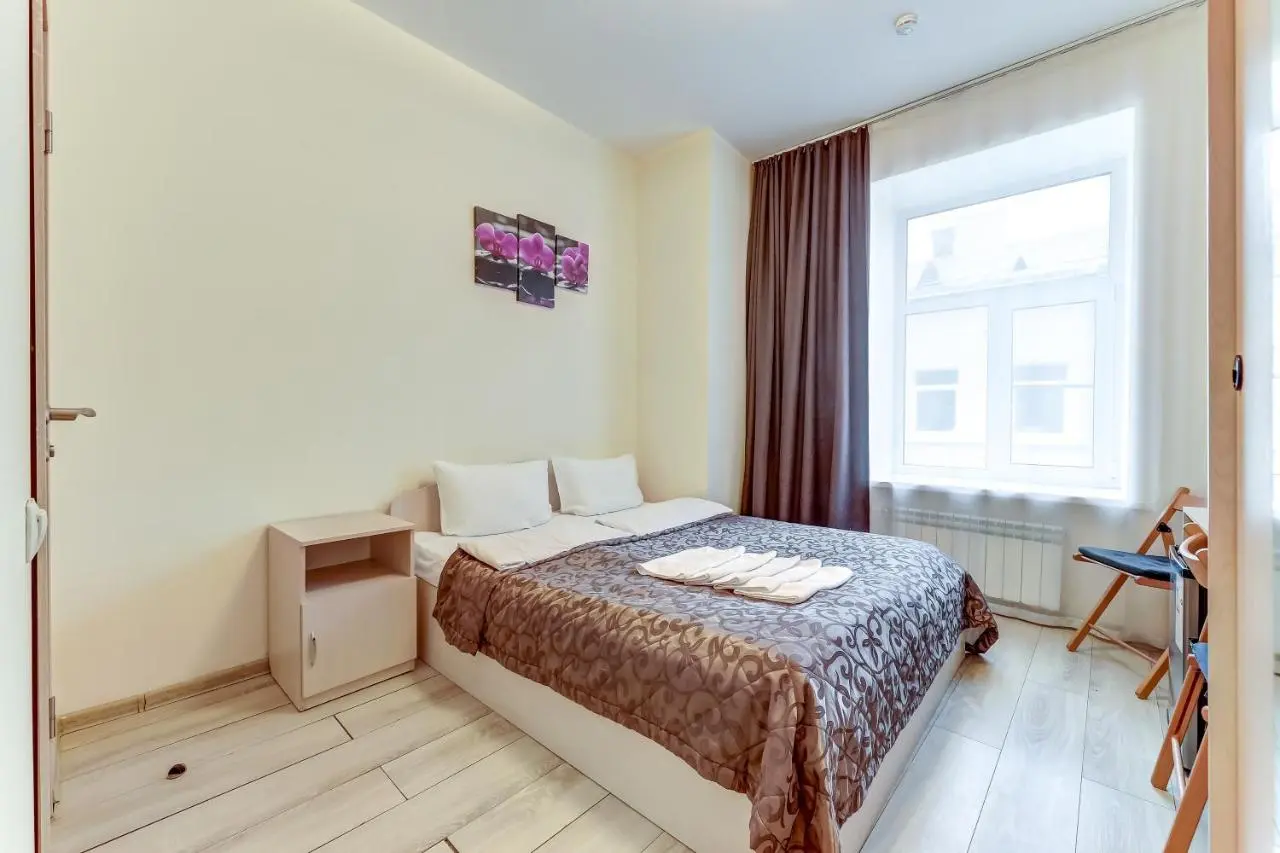 Санкт-Петербург: SuperHostel на Невском 130