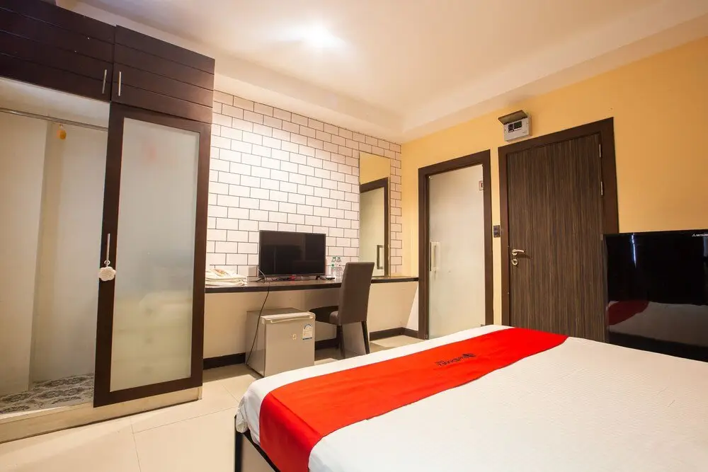 Паттайя: RedDoorz The Readers Cafe and Rooms