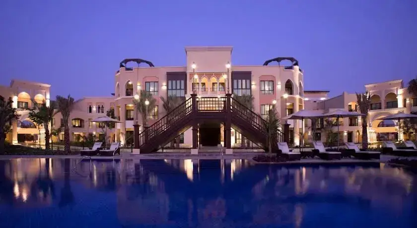 Абу-Даби: Shangri-La Hotel Qaryat Al Beri & Shangri-La Residences Qaryat Al Beri