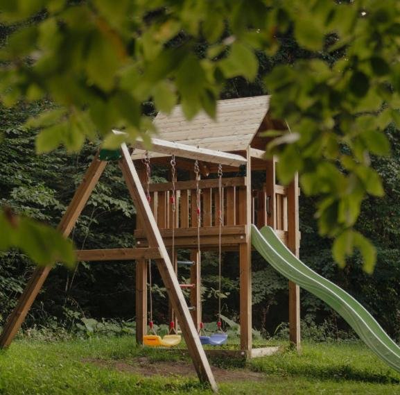 Бакуриани: Bakuriani Apartment with Forest Around