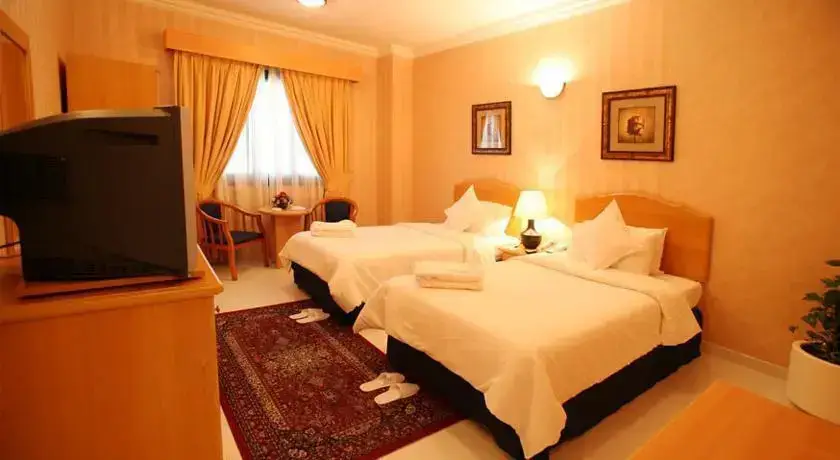 Дубай: London Creek Hotel Apartments