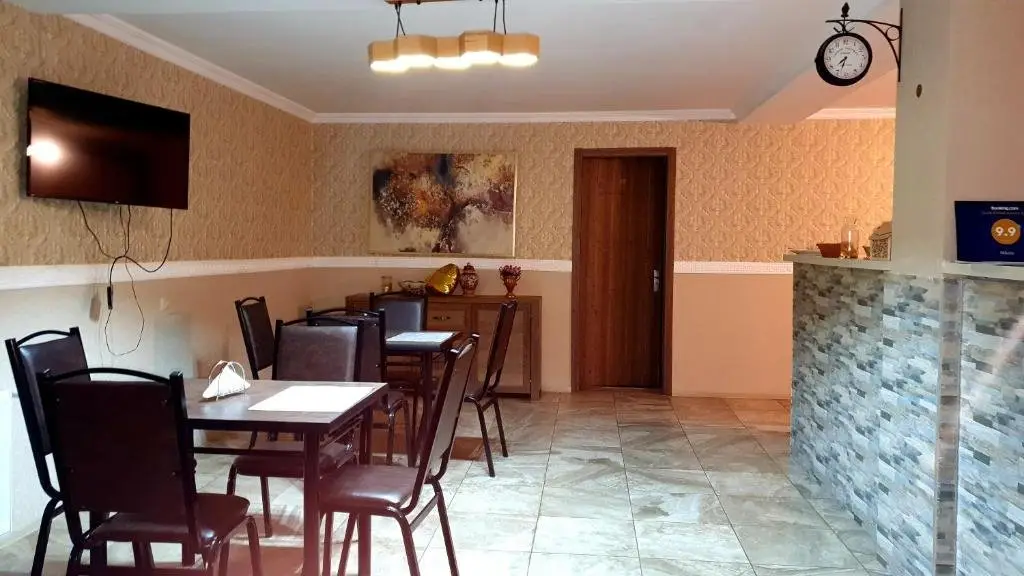 Степанцминда: Nikolo Inn