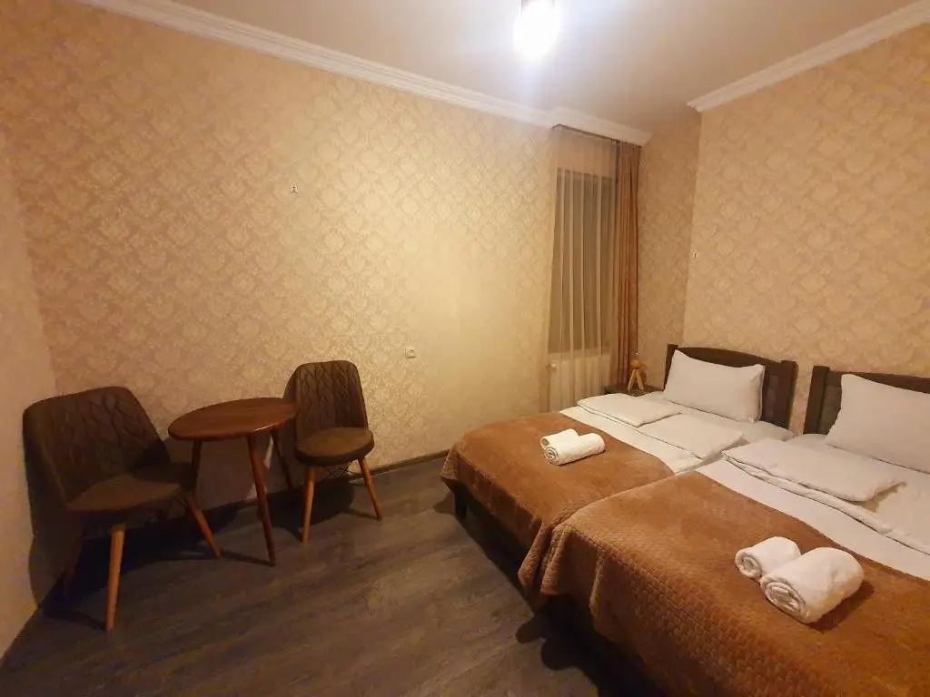 Степанцминда: Nikolo Inn