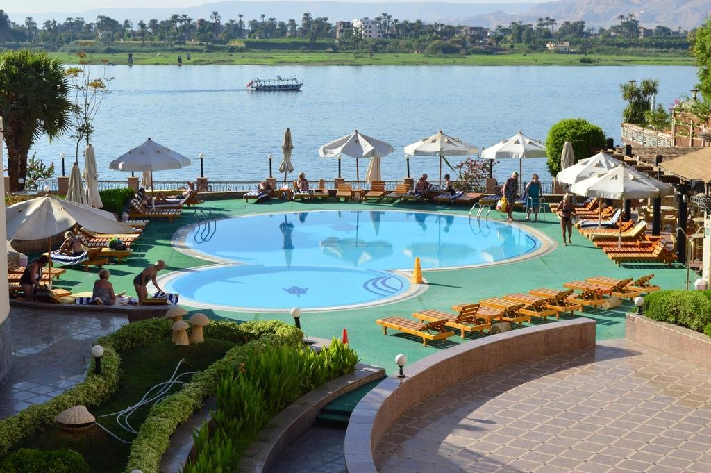 Луксор: Lotus Luxor Hotel