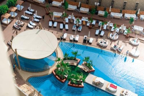 Дубай: Luton Vacation Homes - Address Dubai Marina Stylish Studio, Marina View