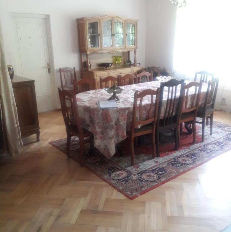 Ликани: Nika's House