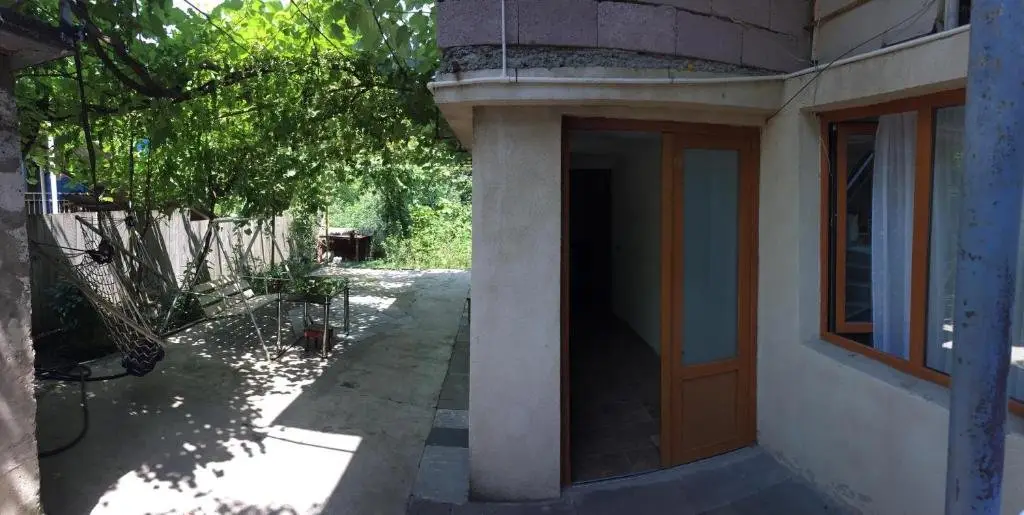 Боржоми: lashas guesthouse