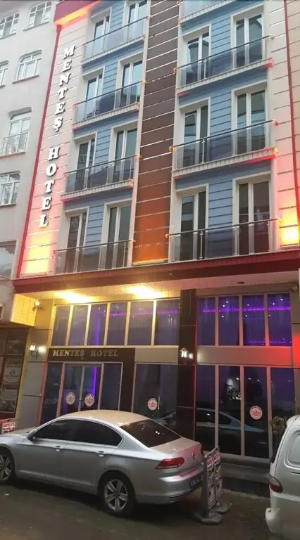 Боябат: Mentes Otel