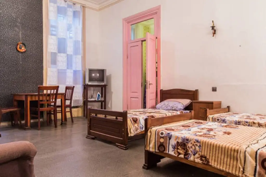 Тбилиси: V Tsentre Starogo Goroda Apartments