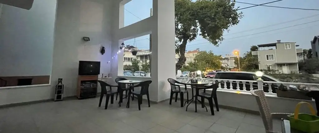 Эдремит: Temel Motel