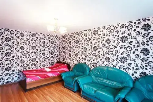 Вологда: Apartments Na Mira 80a