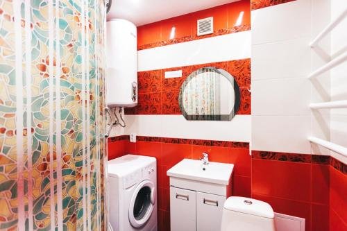 Вологда: Apartments Na Mira 80a