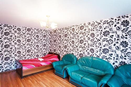 Вологда: Apartments Na Mira 80a