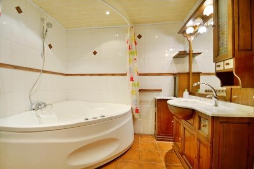Минск: Aparton BelaVeja (Masherova) Spa Jacuzzi