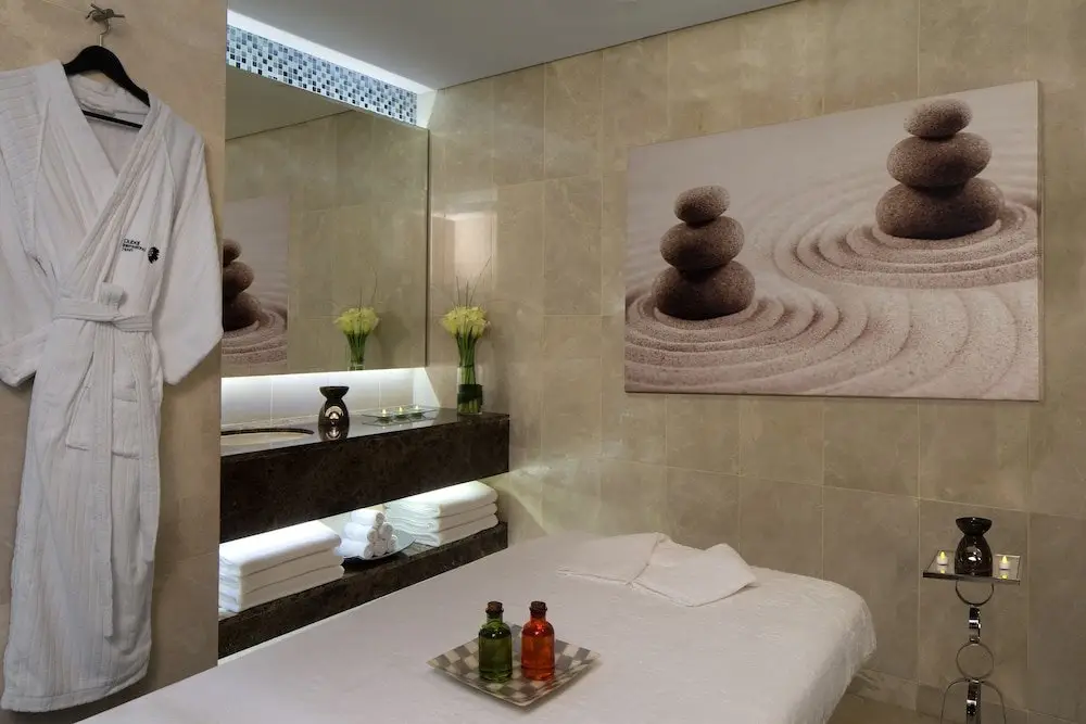 Дубай: Dubai International Hotel, Dubai Airport
